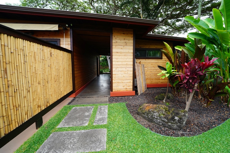 Holualoa Inn Events Pavilion March 2021 - hallway