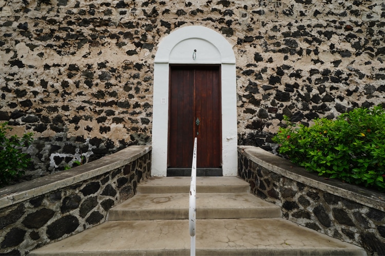 Maukaikaua Church - March 2021 - exterior - door and steps